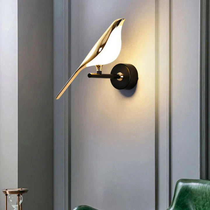 Wandleuchte Vogel aus Acryl | Künstlerische Designlampe für ein modernes Ambiente
