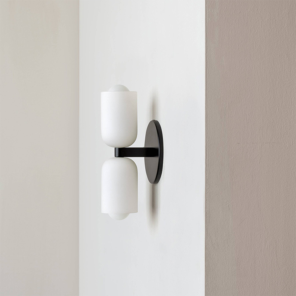 Wandleuchte aus Eisen mit Acrylschirm | Elegante Beleuchtung für modernes Interieur