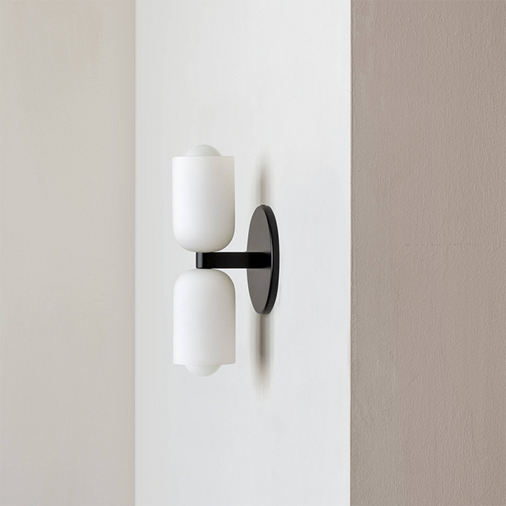 Wandleuchte aus Eisen mit Acrylschirm | Elegante Beleuchtung für modernes Interieur