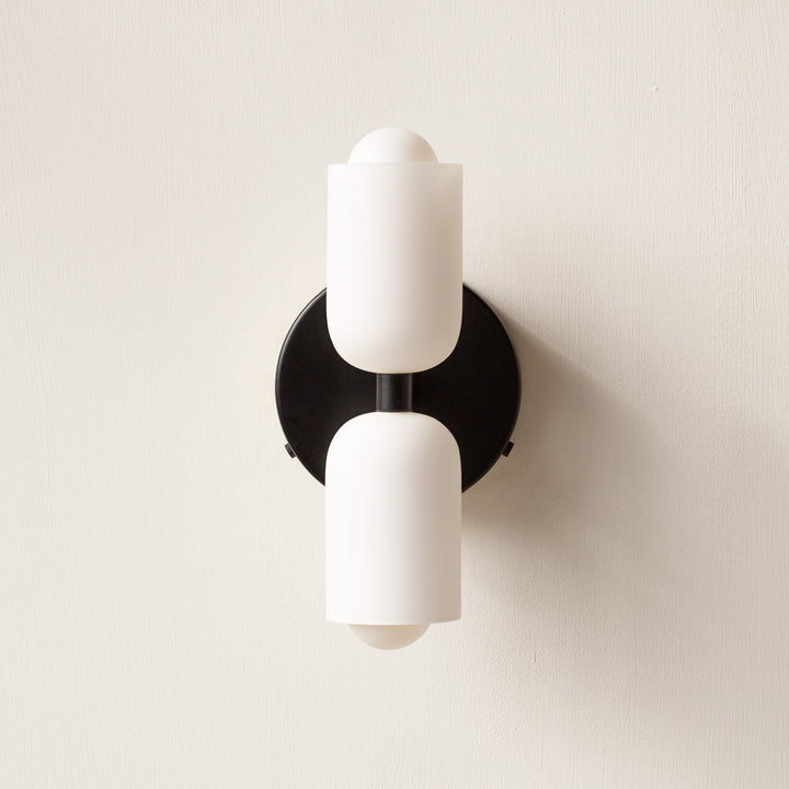Wandleuchte aus Eisen mit Acrylschirm | Elegante Beleuchtung für modernes Interieur