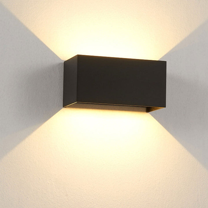 LED Wandleuchte – Wasserdicht & Modern – Ideal für Außenbereiche in Schwarz