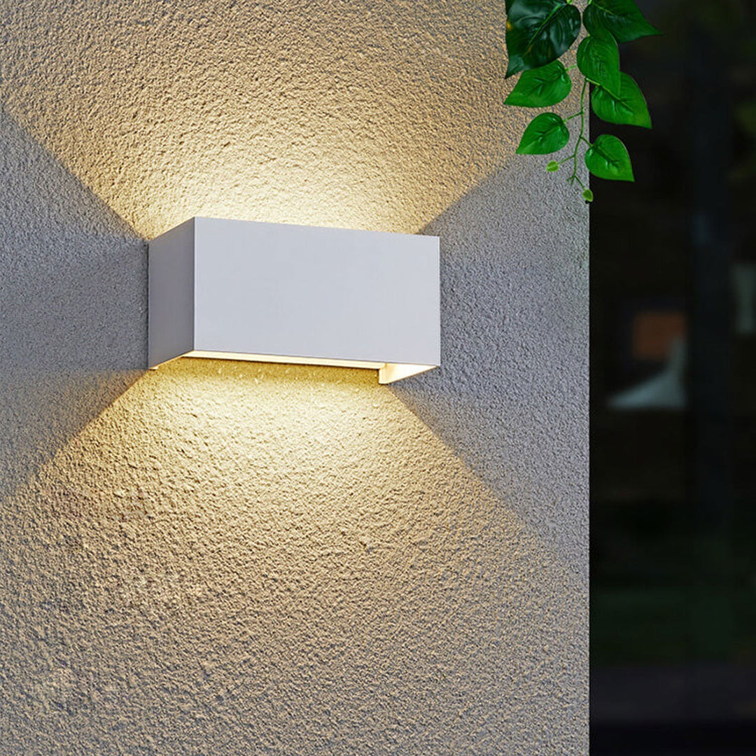 LED Wandleuchte – Wasserdicht & Modern – Ideal für Außenbereiche in Schwarz