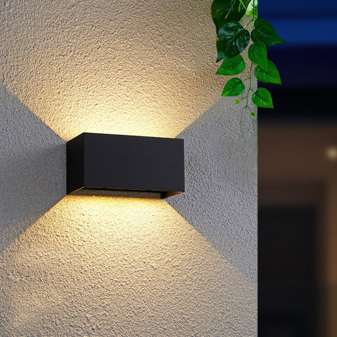 LED Wandleuchte – Wasserdicht & Modern – Ideal für Außenbereiche in Schwarz