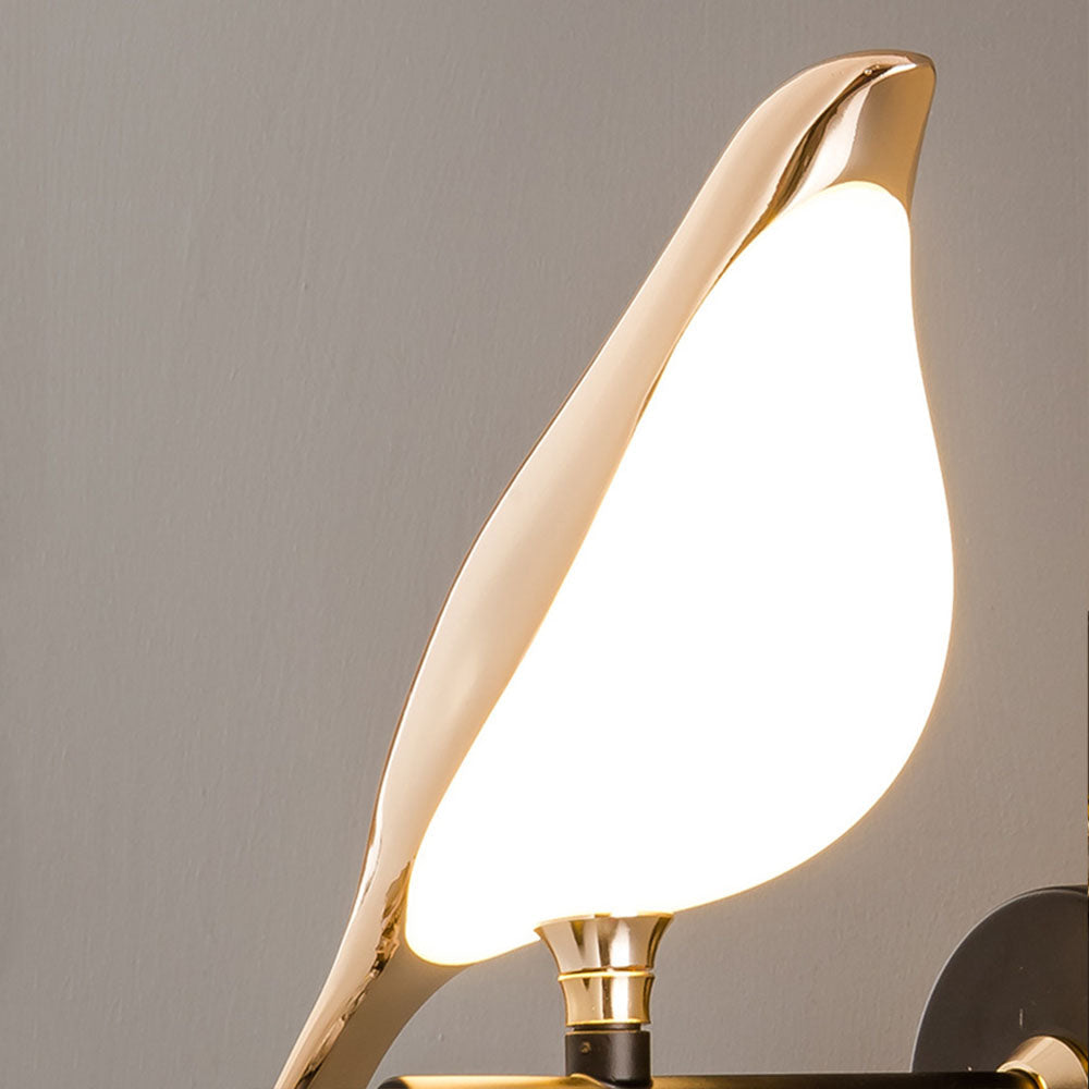 Wandleuchte Vogel aus Acryl | Künstlerische Designlampe für ein modernes Ambiente