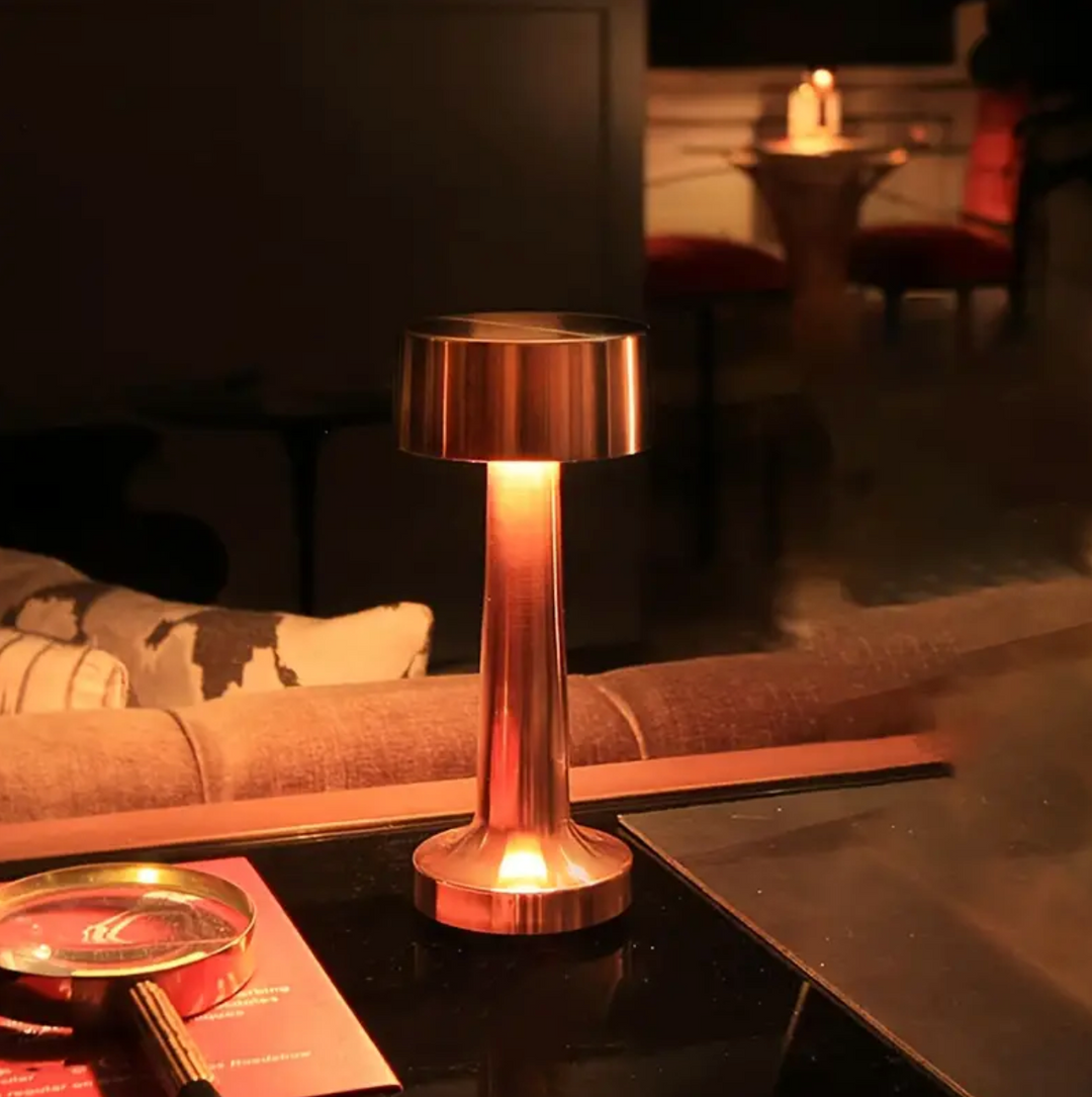 Kabellose Tischlampe aus Metall | Stilvolle dimmbare Beleuchtung für ein modernes Ambiente