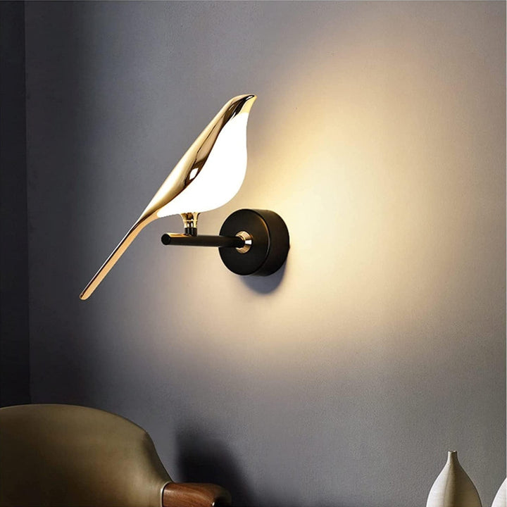 Wandleuchte Vogel aus Acryl | Künstlerische Designlampe für ein modernes Ambiente
